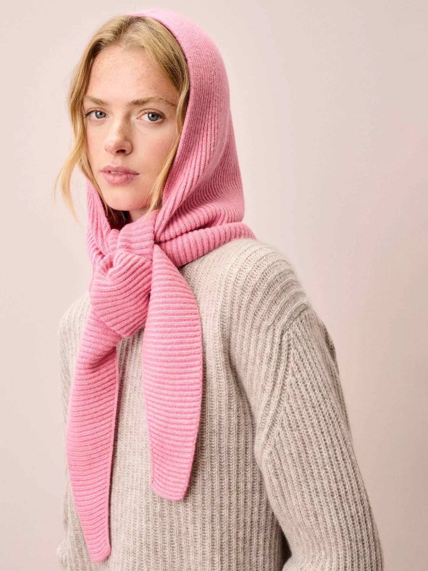 Ribbed Pure Cashmere Hood -  Rose